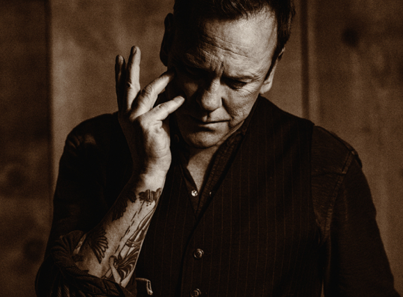 Kiefer Sutherland, Max Gomez